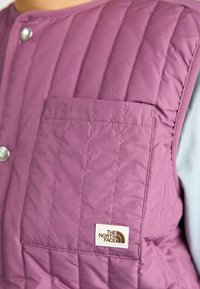 The North Face REVERSIBLE VISOKE - Γιλέκο - midnight mauve/purple chalk