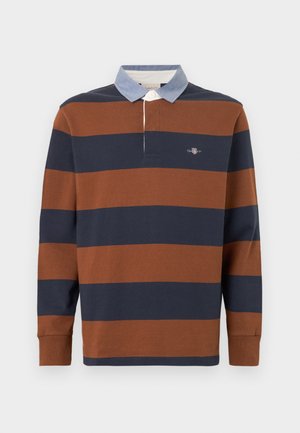 Langærmet polo med brunt og marineblåt stribet mønster, let blåt kraveudsnit og et lille logo på brystet.