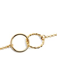 Bracciale in oro con due anelli intrecciati; uno è liscio, mentre l'altro è attorcigliato, mostrando una finitura lucida.