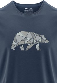 Navyblauwe T-shirt gemaakt van zachte stof met een geometrisch berenontwerp in lichtgrijs en wit. Ronde halslijn en korte mouwen.