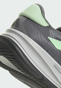 adidas Performance SUPERNOVA  - Trail running shoes - grey three   semi green spark   dash grey