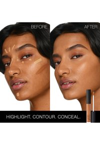 Prodotti per il trucco liquido sono mostrati sul viso di un modello, mostrando una finitura leggera e naturale. Etichette "Prima" e "Dopo" su entrambi i lati.