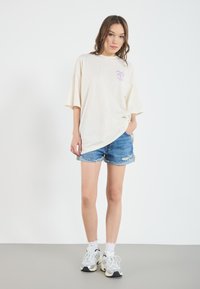 Thumbnail Image 2