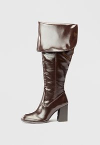 Δεν επιλέχθηκε, dark brown