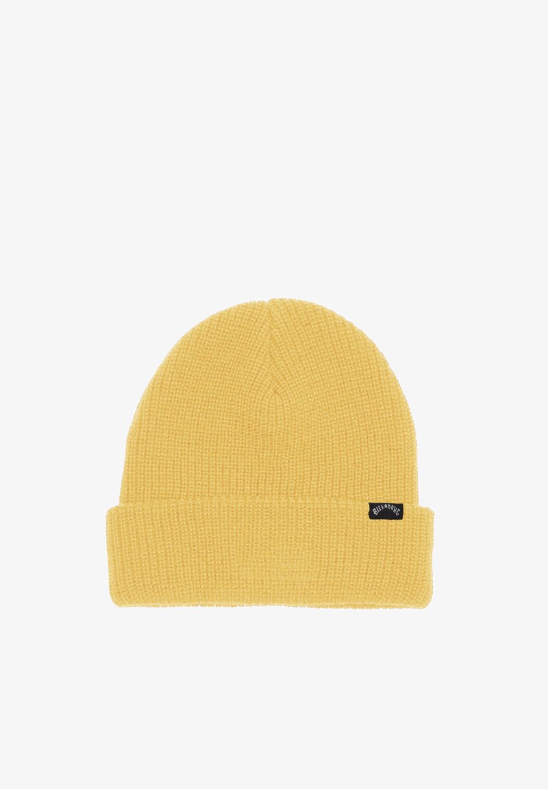 Gorro de punto amarillo con un tejido texturizado y un puño doblado. Presenta una pequeña etiqueta de marca negra en el lateral.