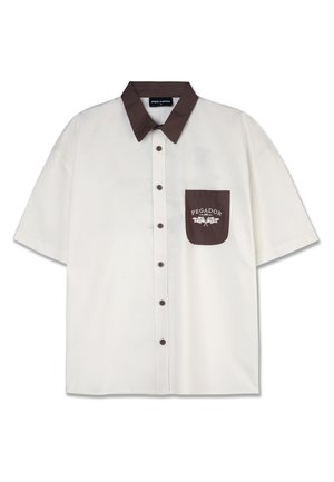 Short-sleeve button-up shirt in white with a contrasting brown collar and pocket, featuring an embroidered logo on the pocket.