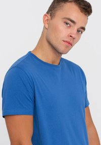 Ombre Jednoduché tričko - blue