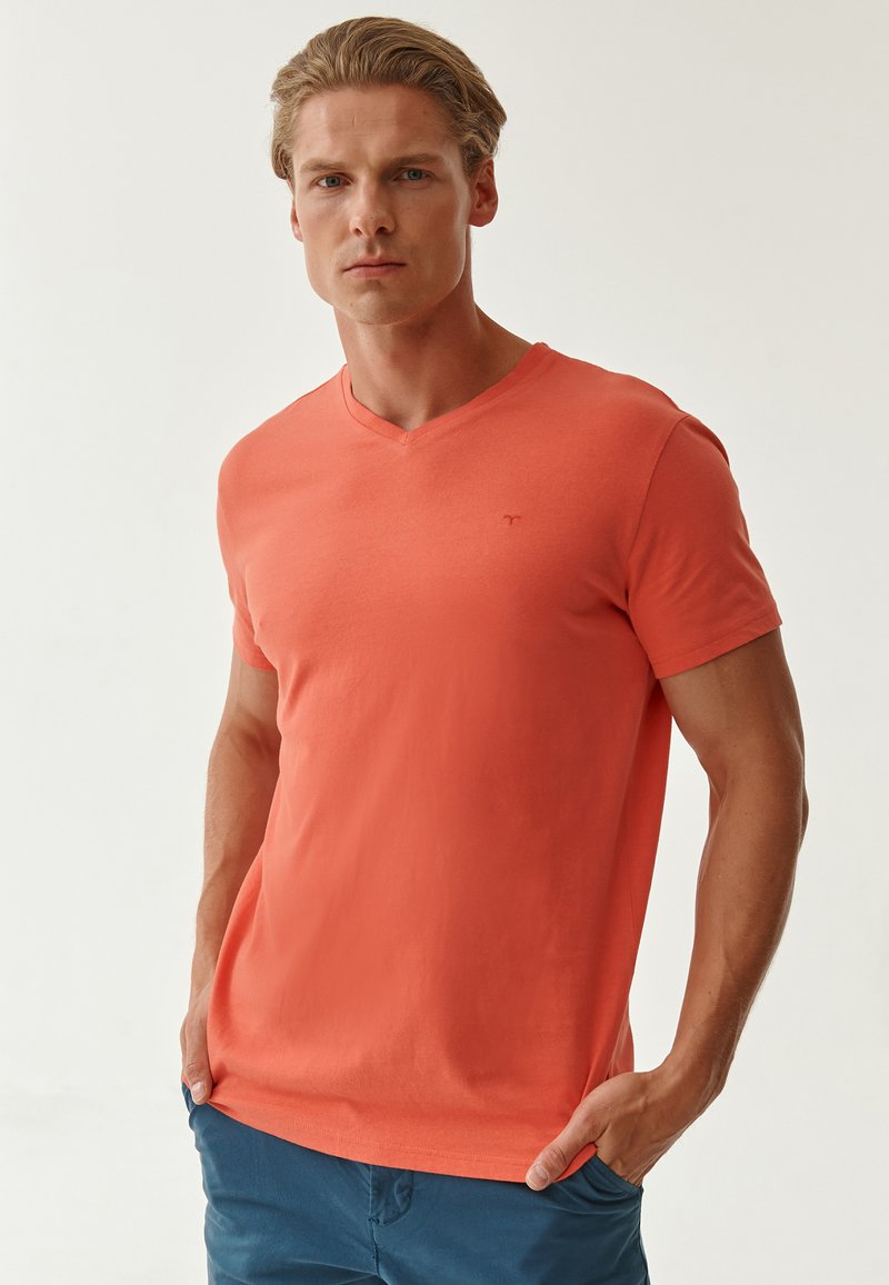 TATUUM LUCK - T-Shirt basic - bright red