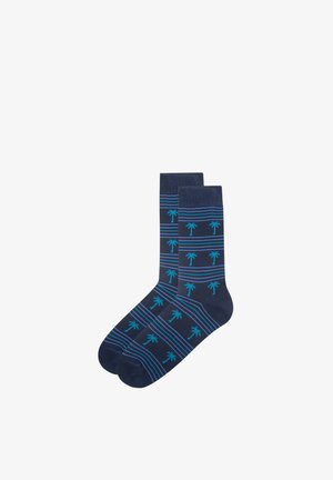 Tummansinisiä pintoja, joissa vaaleansiniset vaakaraitakuviot ja turkoosit palmupuukuvioinnit, esitettynä tasaisina ja vierekkäin.