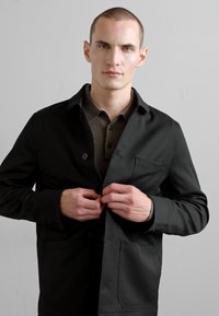 Filippa K LOUIS JACKET - Letná bunda - black