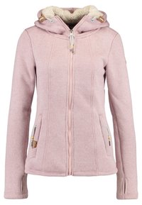 Giacca in pile rosa con zip frontale, cappuccio foderato in pelliccia e due tasche laterali. Presenta cuciture a contrasto e dettagli in tessuto sulla zip.