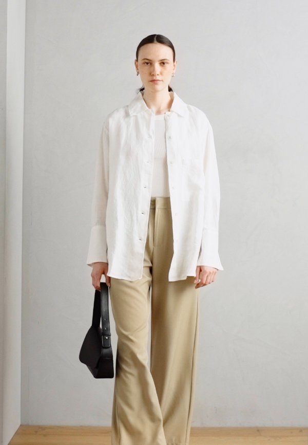 SHAPE KENT COLLAR LONG SLEEVE SLITS AT SIDE SOLID - Button-down blouse4