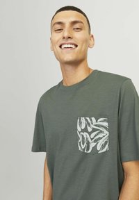 Jack & Jones T-shirts print - laurel wreath