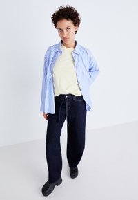 Levi's® PERFECT TEE - Μπλουζάκι με στάμπα - anise flower