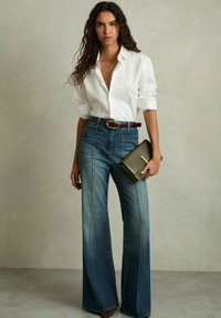 Reiss PETITE FIT - SAKURA PATCH - Platėjantys džinsai - mid blue