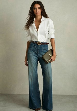 Reiss - Jeansy Dzwony