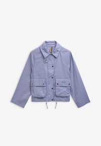 Μπουφάν με μπλε και λευκό καρό, με κουμπιά πατιλέτα, δύο εμπρόσθιες τσέπες με καπάκι, γιακά και ρυθμιζόμενα κορδόνια στο τελείωμα.