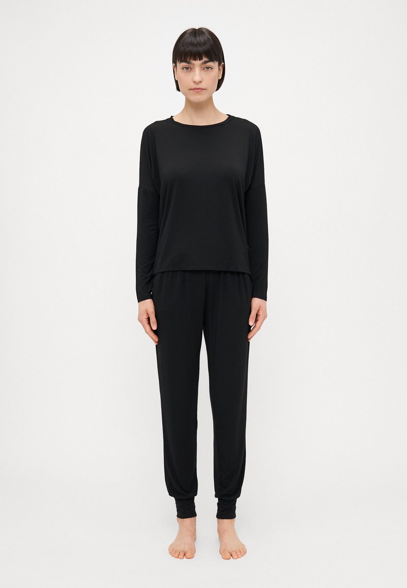 Anna Field Yöasusetti - black