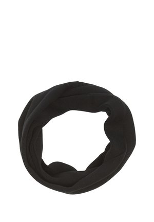 Schwarzer gestrickter Infinity-Schal in lockerer kreisförmiger Anordnung auf weißem Hintergrund.