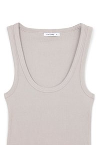 Canotta grigia a costine con scollatura rotonda e spalline larghe. Presenta un'etichetta semplice sul retro, con una texture morbida e liscia.