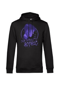 Hoodie nero con una grafica viola raffigurante il profilo di una silhouette e il testo "SUB-URBAN GOTHIC" in un carattere in grassetto, con una texture liscia.