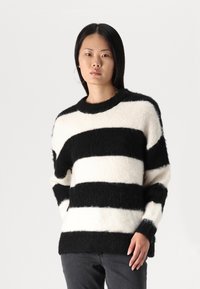 Gina Tricot STRIPE SWEATER - Πουλόβερ - black/white