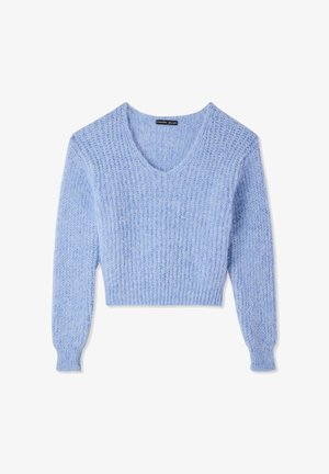 Maglione azzurro chiaro lavorato a maglia con scollo a V, maniche lunghe e texture a coste. Presenta un design corto e un materiale morbido e soffice.