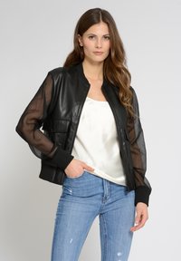 Maze Skinnjacka - black