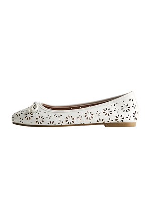 LASER CUT - Ballerina's - white