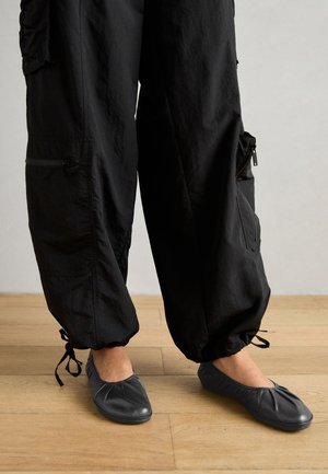 RIGHT NINA - Ballerinat - black