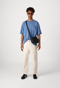 Levi's® Workwear CARPENTER UNISEX - Loose Jeans - chalky white super s