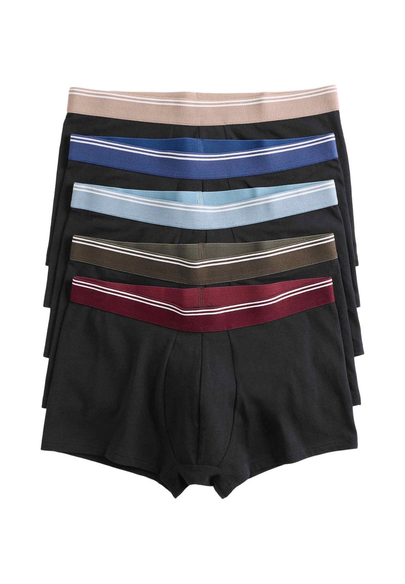 Cinque paia di boxer in vari colori: nero, verde scuro, bordeaux, azzurro e blu navy, tutti con cinture a strisce a contrasto.