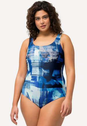 Maillot de bain une pièce bleu et blanc avec un motif abstrait de coups de pinceau, style débardeur, couverture moyenne et texture de tissu lisse.