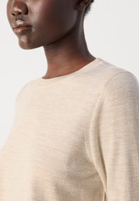 BOSS FERPINA - Strikkegenser - light beige