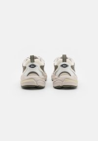 Lacoste STORM 96  - Tossud - off white/khaki