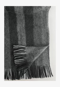 Unausgewählt, grey black white