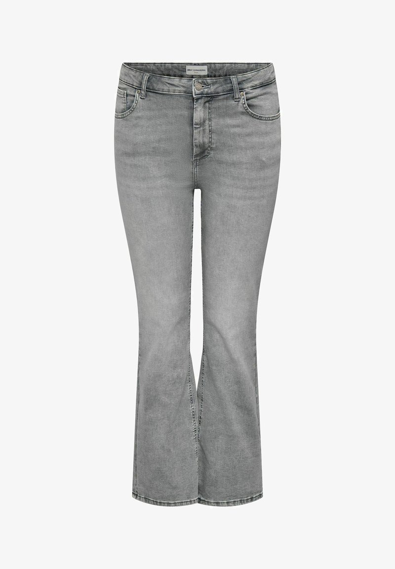 Vaqueros de mezclilla gris claro con cintura de altura media, cierre frontal con botón y cremallera, bolsillos delanteros y traseros, y piernas ligeramente acampanadas.