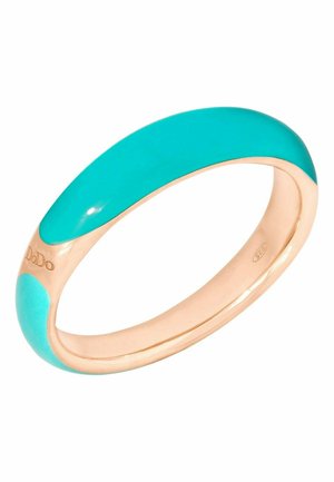 Ring aus Roségold mit glatter türkisfarbener Emaille-Einlage und eingraviertem Markennamen an der Seite.