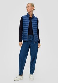 s.Oliver STEPP MIT REISSVERSCHLUSSTASCHEN - Weste - blau