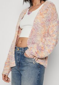 Vero Moda Petite Neuletakki - off-white