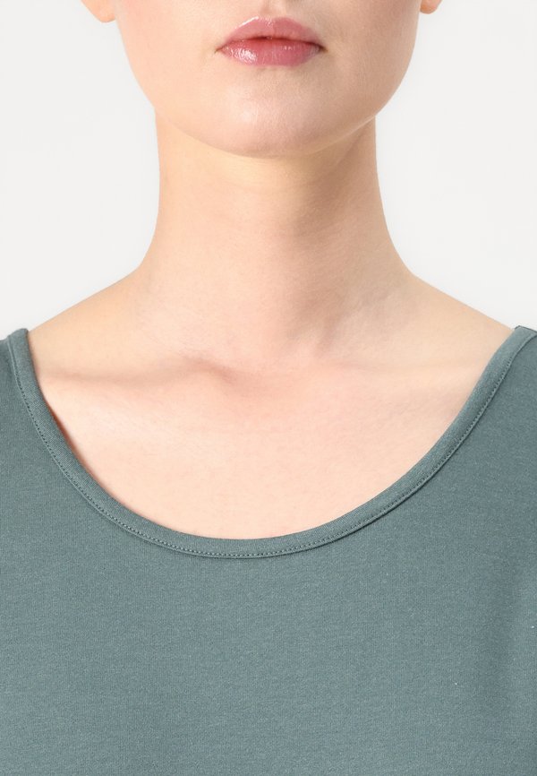 ONLMOSTER TANK  - Top4