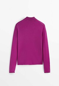 Pull à manches longues violet à col montant, vu de dos sur fond blanc, avec une silhouette ajustée et un design uni.