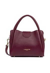 Sac à main en cuir bordeaux avec une finition texturée, deux poignées rondes, une bandoulière amovible et des accents en métal doré. Présente le logo de la marque à l'avant.