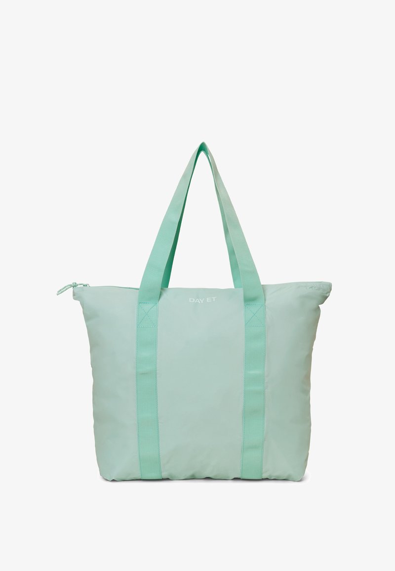 Borsa tote verde menta con un'esterno in nylon liscio, dotata di manici spessi e piatti e chiusura con zip. Nome del marchio "DAY ET" stampato sulla parte anteriore.