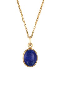 Guld kæde med en oval lapis lazuli vedhæng. Vedhænget er dybblåt med synlig naturlig tekstur og en poleret finish.