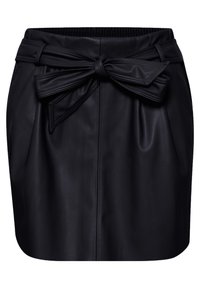 Svart skinnkjol med en bred midja, som har en knytning i form av en rosett framtill, veck och en mjuk yta.