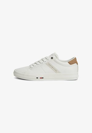 Tommy Hilfiger, PREMIUM LTH VULC LONG LACE - Baskets basses - ecru vintage camel