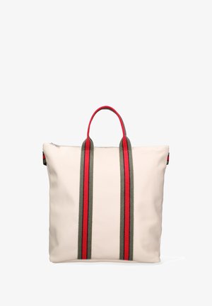 Borsa tote in pelle crema con manici in tessuto a strisce rosse e verdi, chiusura con zip nella parte superiore e un design minimalista.