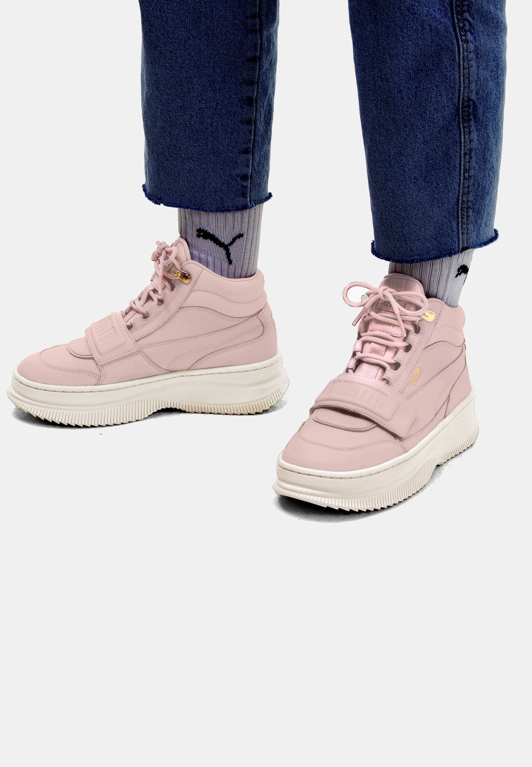 PUMA® - High Fashion: PUMA´s all-white Deva is a cut above