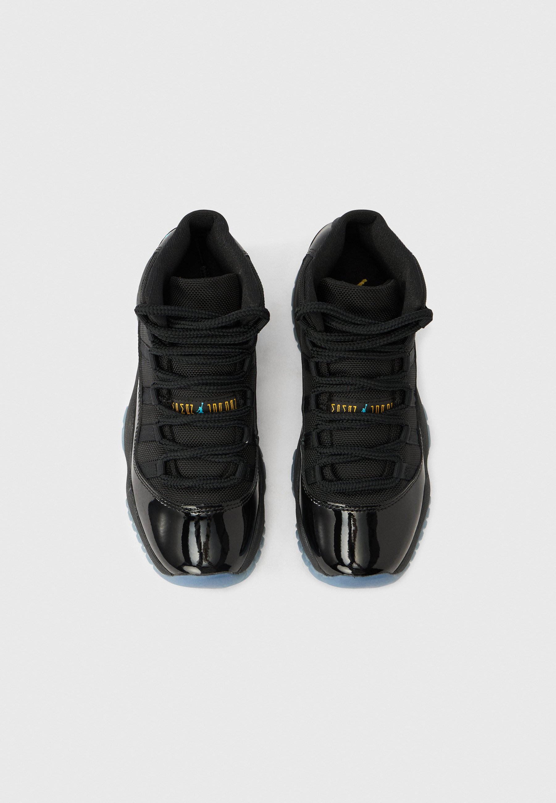 retro black 11s